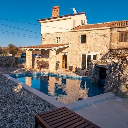 Villa Garica Βίλα *
