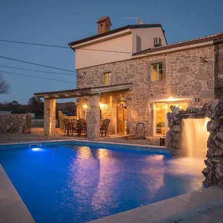 Villa Villa Garica *